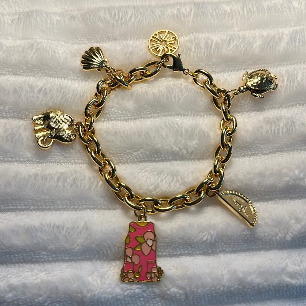 Lilly Pultzier Gold Charm Bracelet w/ 6 charms!! Super Cute! 🌸